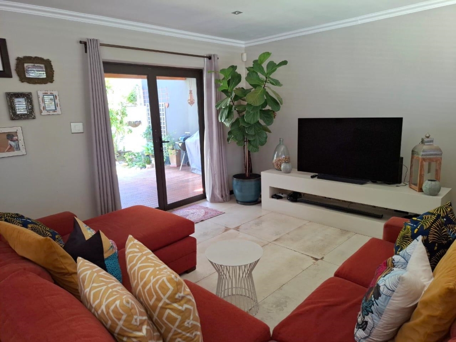 3 Bedroom Property for Sale in Lakeside Western Cape